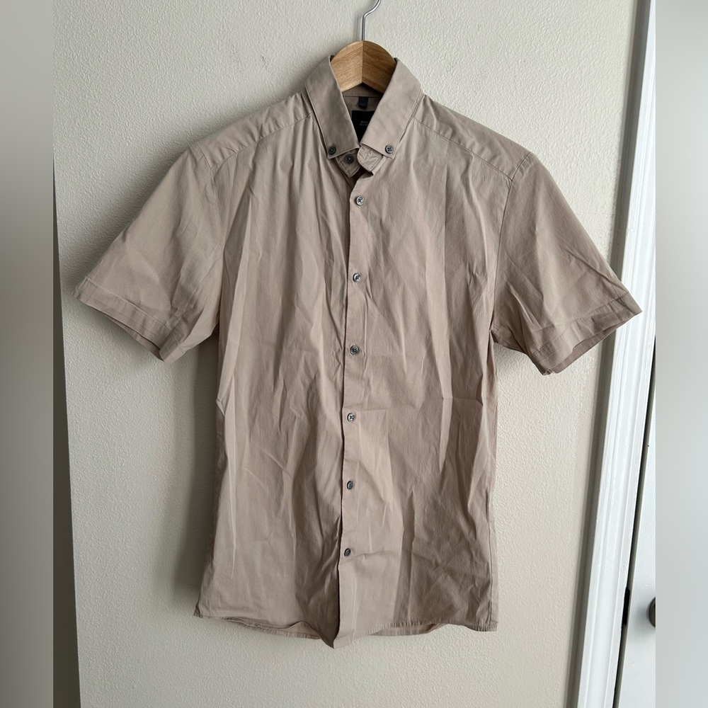 River Island Short Sleeve Muscle Fit Button Down Shirt Beige Tan - Size S Small